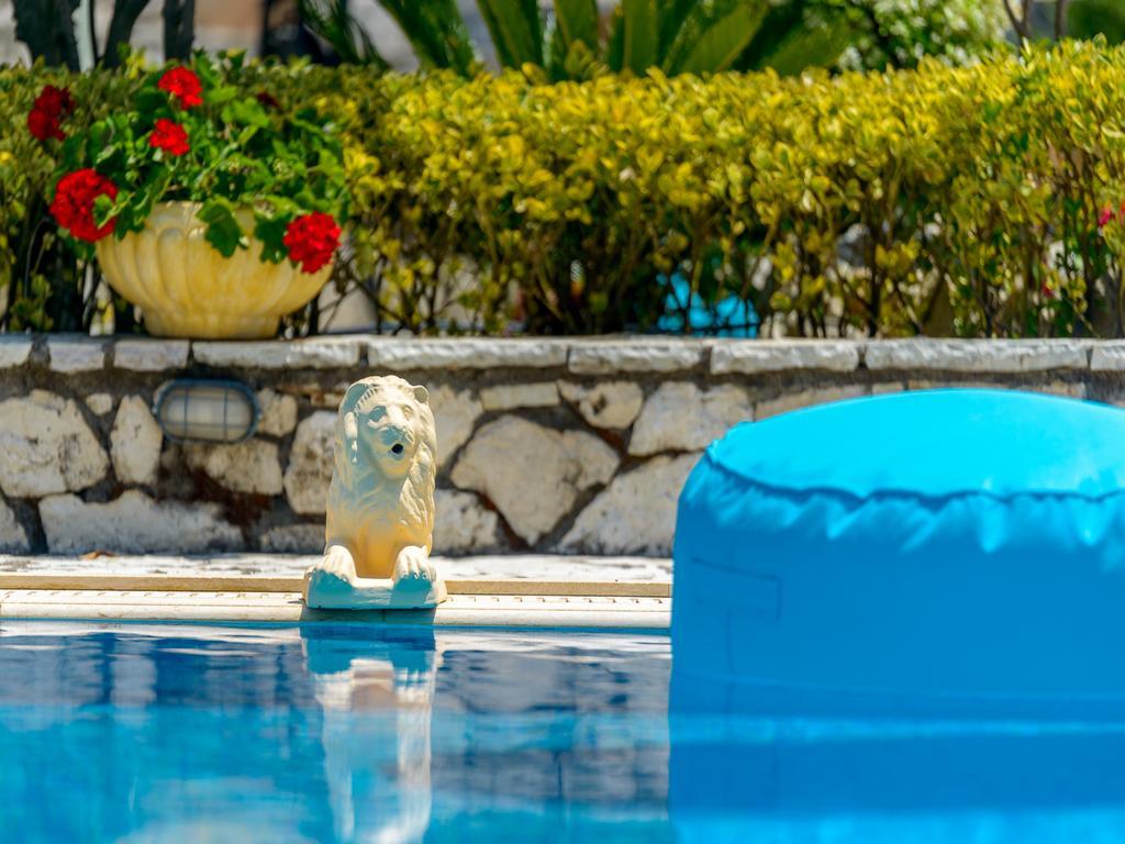 Ionian Villas Ayios Nikitas Bagian luar foto