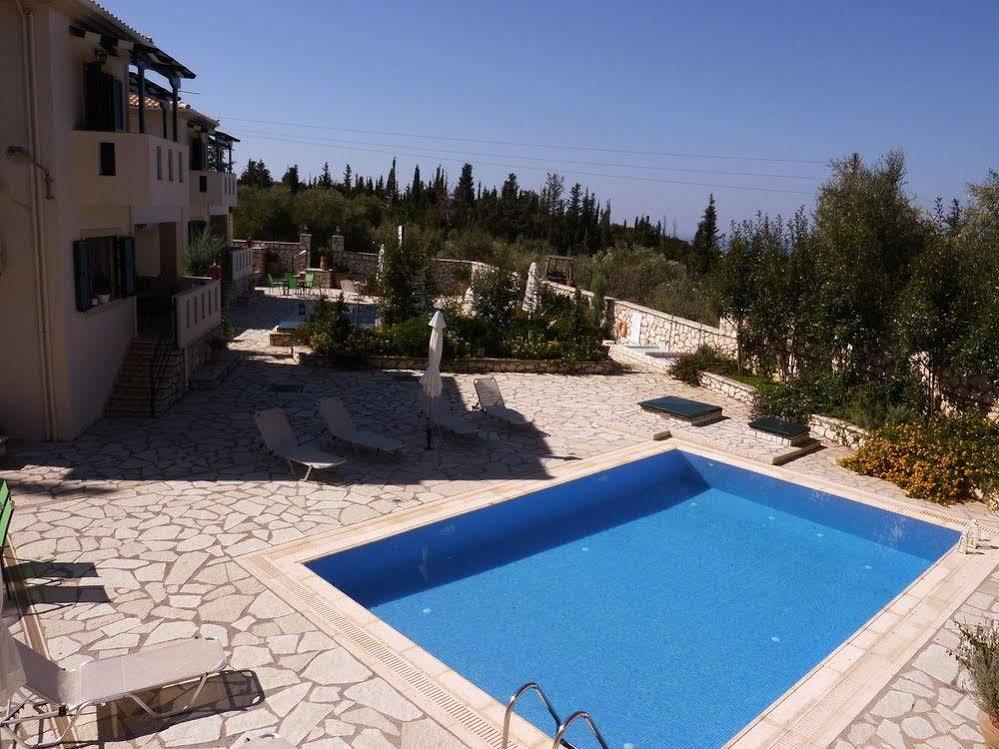 Ionian Villas Ayios Nikitas Bagian luar foto